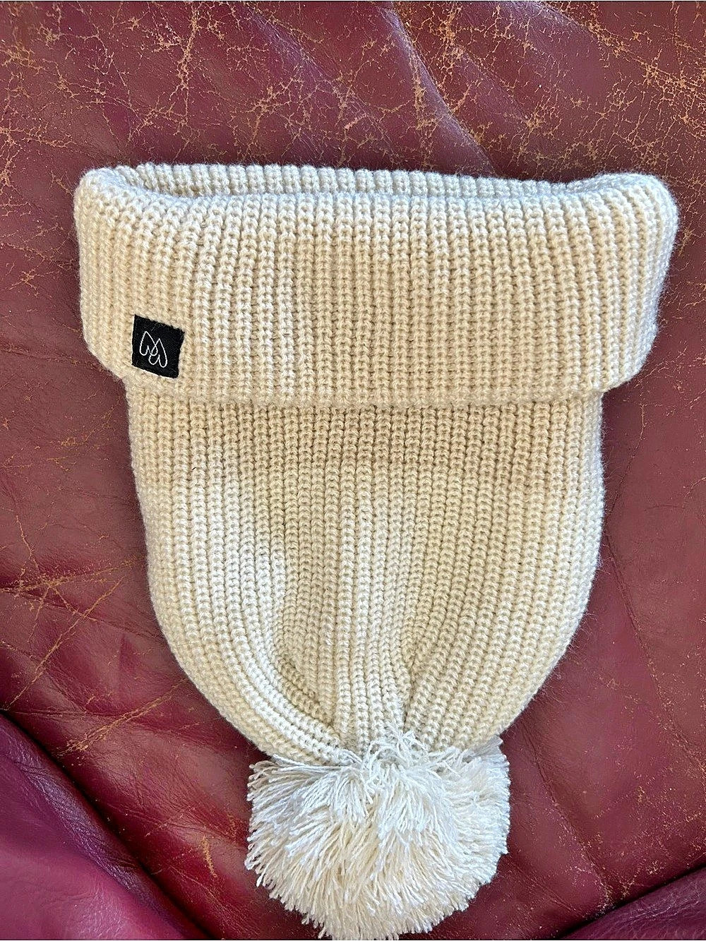 Women’s - Cotopaxi Knit Pom-Pom Beanie in Cream Like New